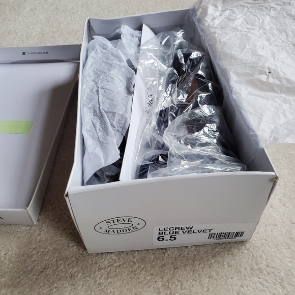 Brand New Steve Madden Lecrew Blue Velvet 6.5 - Picture 10 of 10